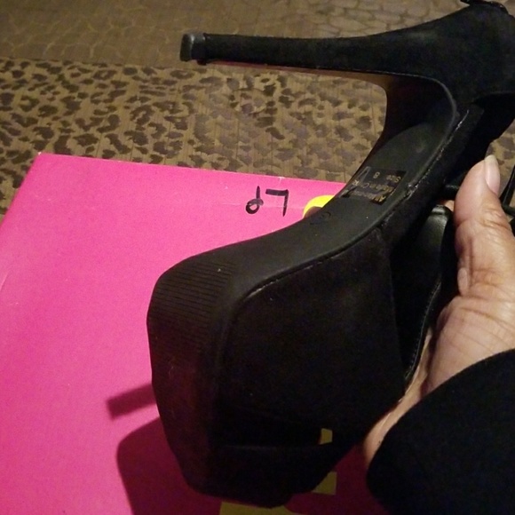 Pumps - Picture 2 of 3